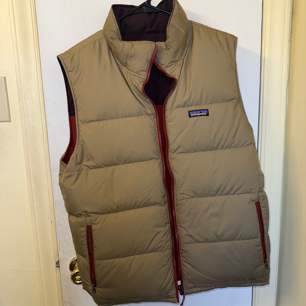 Patagonia Men's Reversible Bivy Down Vest - Picture 7 of 12